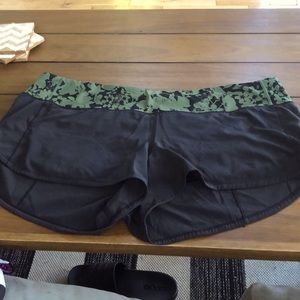 Lululemon Speedy short.Black with cool green/black top.Zipper in back plus liner